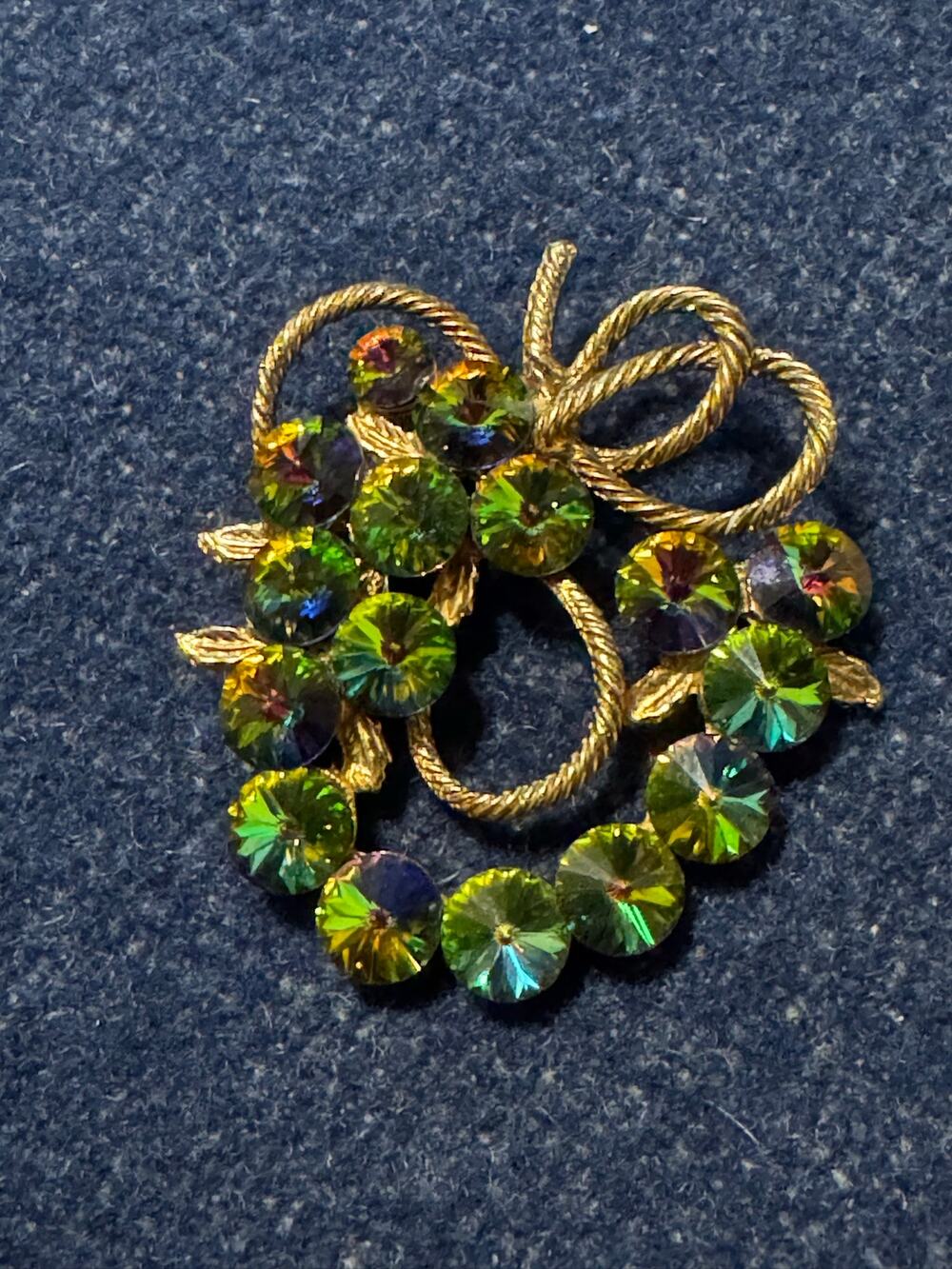 Watermelon Heliotrope Rivoli Rhinestone Gold Tone Brooch